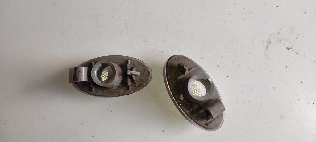 Peugeot 607 3.0i V6 Petrol 2001 Front Left Right Fender Indicator Light Set