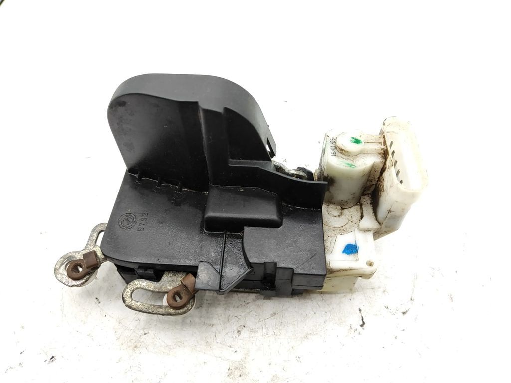 Alfa Romeo GT 3.2 Busso 2004 LHD front right side door lock 