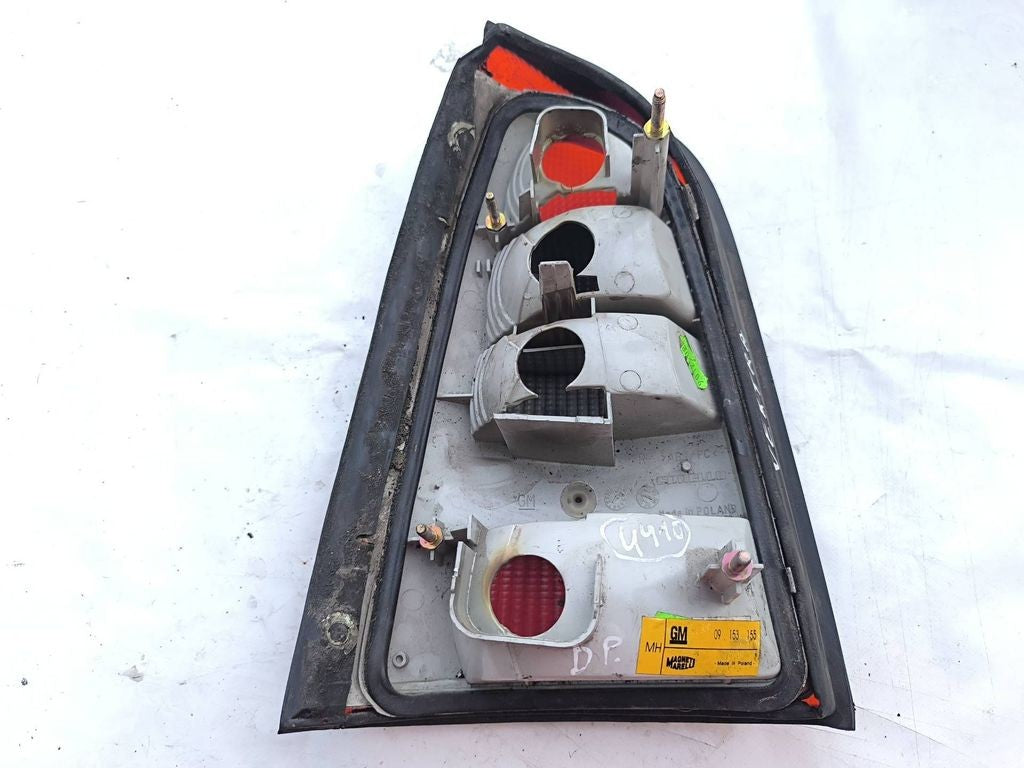 Opel Vectra B Estate 2001 rear right tail light lamp 09153155 
