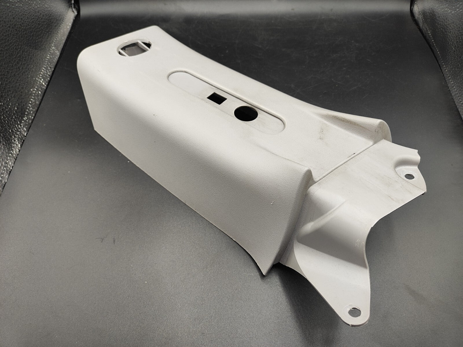 Alfa Romeo GT 1.9JTD 2004 Left Side B Pillar Trim Cover 1825370132 1560464610