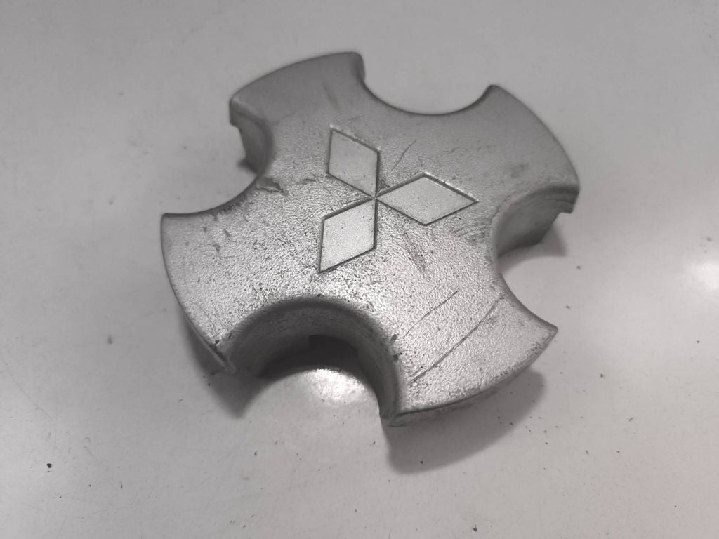 Mitsubishi Galant 1996  wheel cap MB816237 