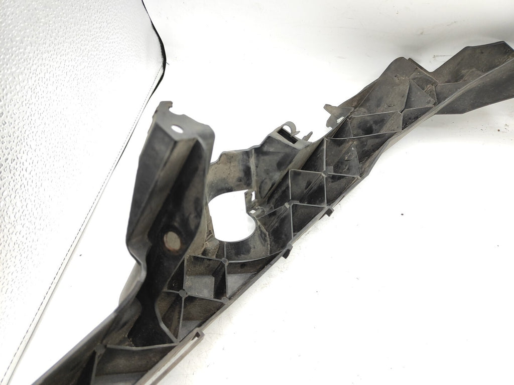 BMW E90 E91 330D 170kW 2006 Front Left Headlight Bracket 7116707 51647116707