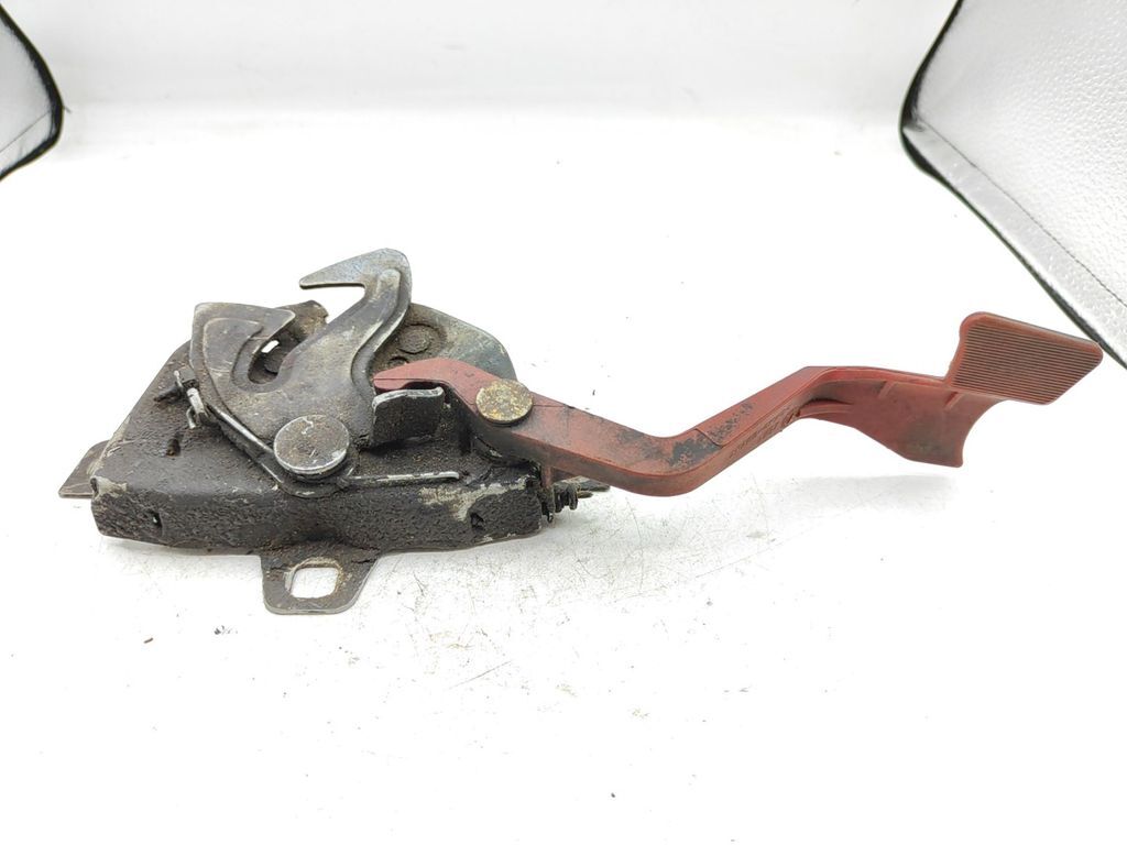 Alfa Romeo 156 2.4JTD 20V Diesel 2003 Front bonnet hood lock catch 