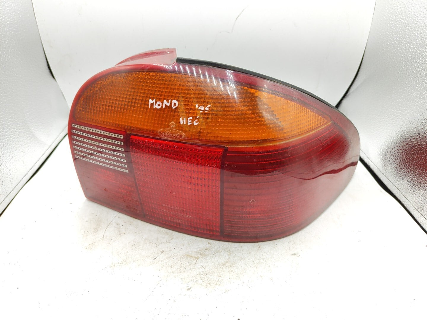 Ford Mondeo Hatchback 1995 Rear Right Side Taillight Lamp Light 93BG13N004