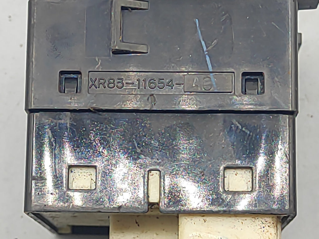 Jaguar S Type 3.0i 2000 LHD Front Headlight Switch Button XR8311654AG