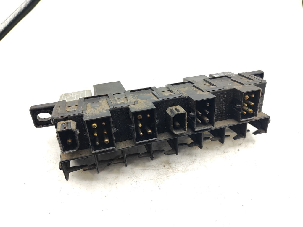 Audi A4 B5 1.6i 74kW Petrol 2001 Fuse Relay Box Unit 4A0941822