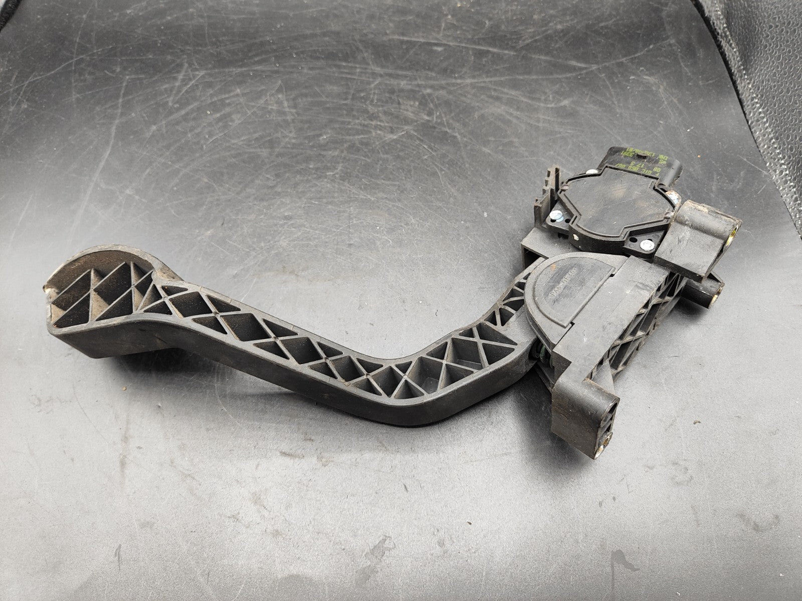 Fiat Punto 1.2 44kW 2005 Accelerator Throttle Pedal 46527295 0281002325