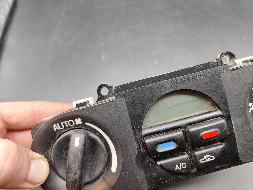 Ford Mondeo MK II Climate control unit module F7RF19D840A 