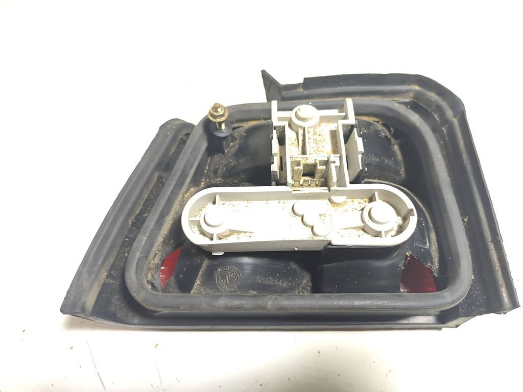 Alfa Romeo 155 1994 rear right tail light lamp 60568442 
