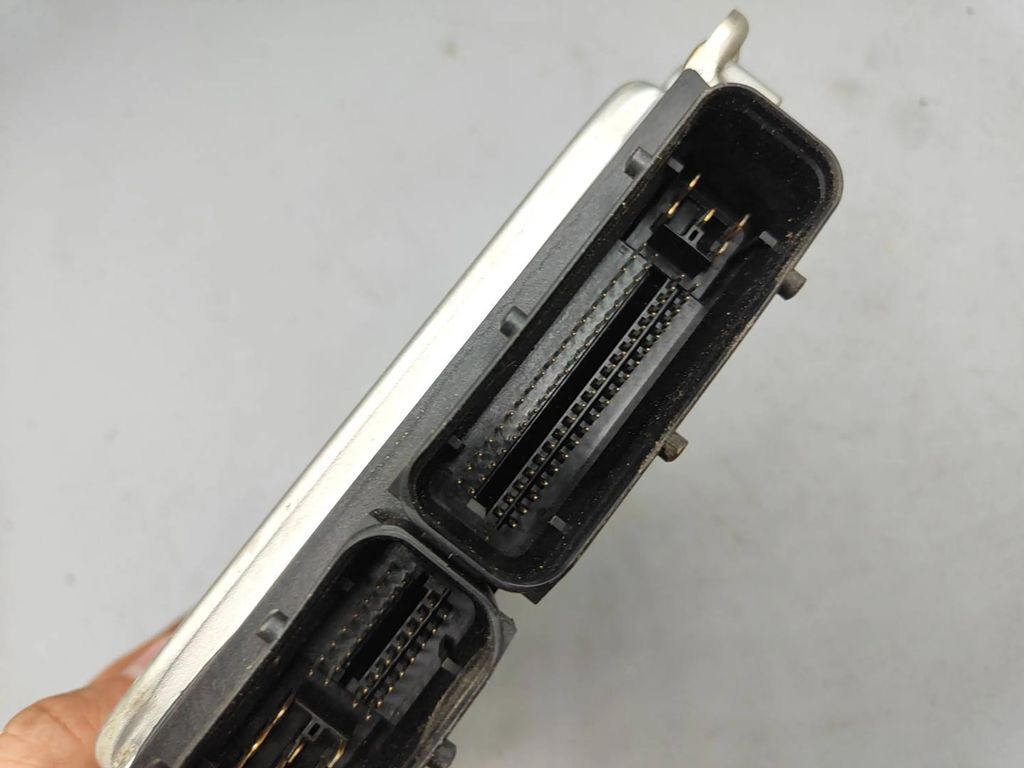 Audi A4 B6 8E 8H 1.9TDI 2002 Engine control unit module ECU 0281010729 