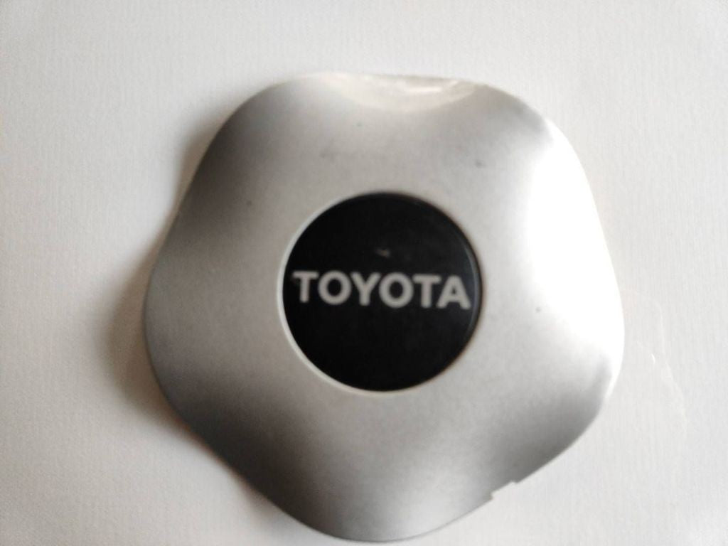 Toyota Avensis T220 2000 Original wheel cap 14180REM 14180