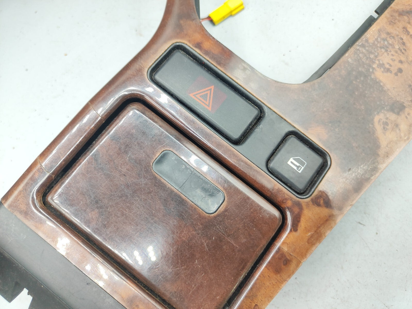 BMW 5 SERIES E39 Center Console Panel Wood Trim 8209847 304670100