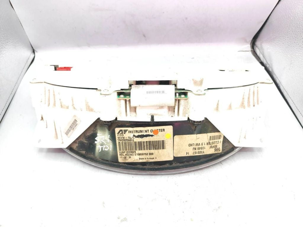 95VW10849NJ Volkswagen Sharan 1997 Diesel speedometer instrument cluster 
