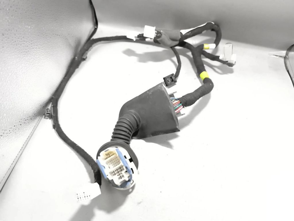 Mazda 3 BM III Hatchback 2014 front door wiring loom harness BPM567190 