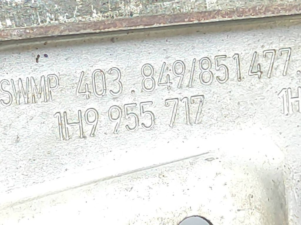 Volkswagen Golf III 1991 Rear wiper motor 1H9955717 