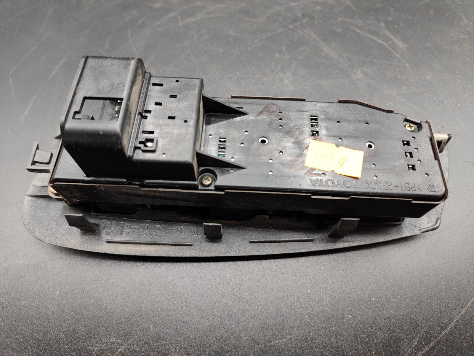 Pontiac Vibe 2004 LHD Front Left Electric Window Switch Button 7423201030