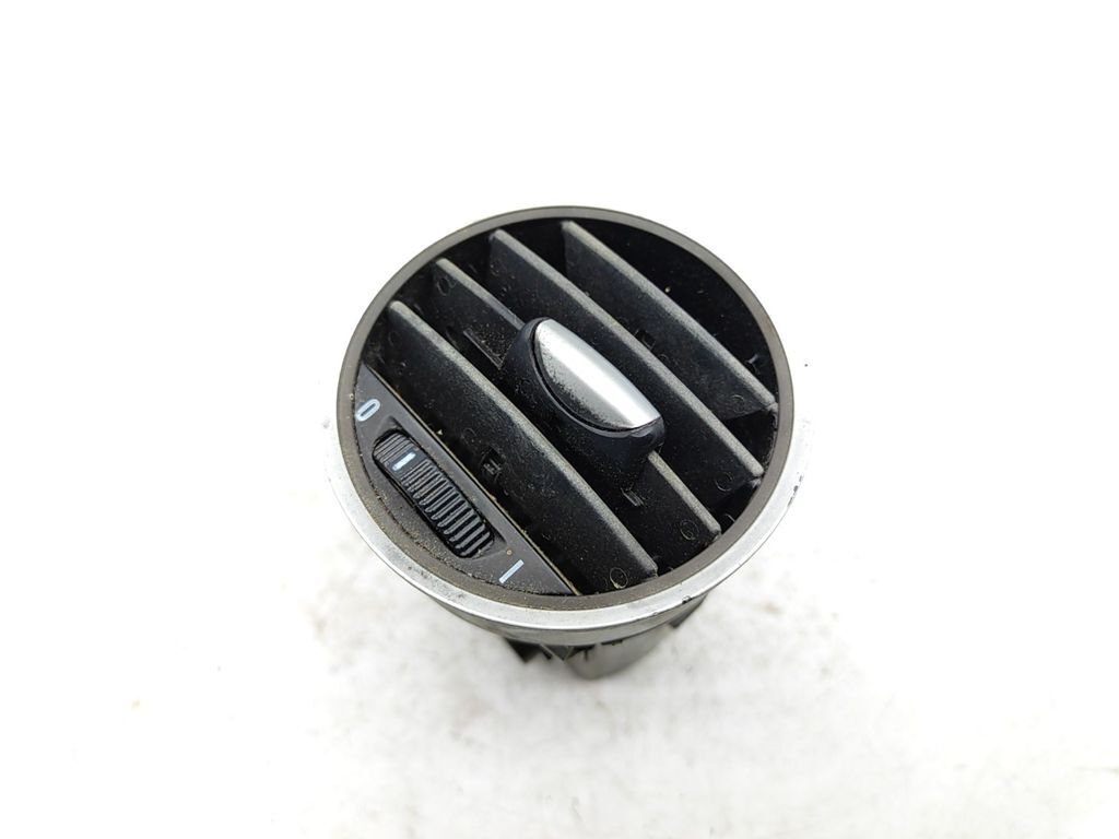 Alfa Romeo 159 2006 Front dashboard side air vent grill trim LS376630 