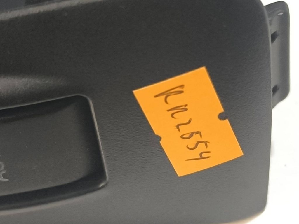 Toyota Avensis T250 2006 Electric window control switch 7427205020 