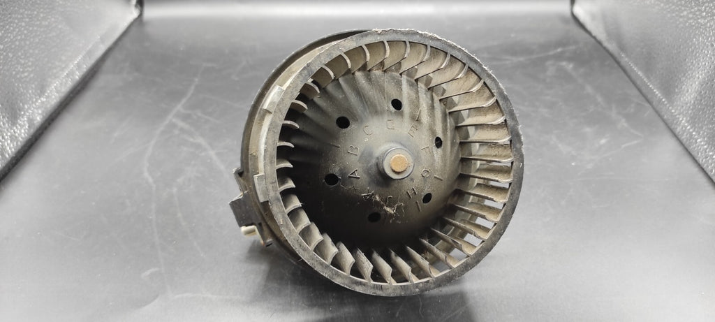 Volkswagen VW Jetta MK2 1984 LHD Interior Heater Fan Blower 881034735 881039324