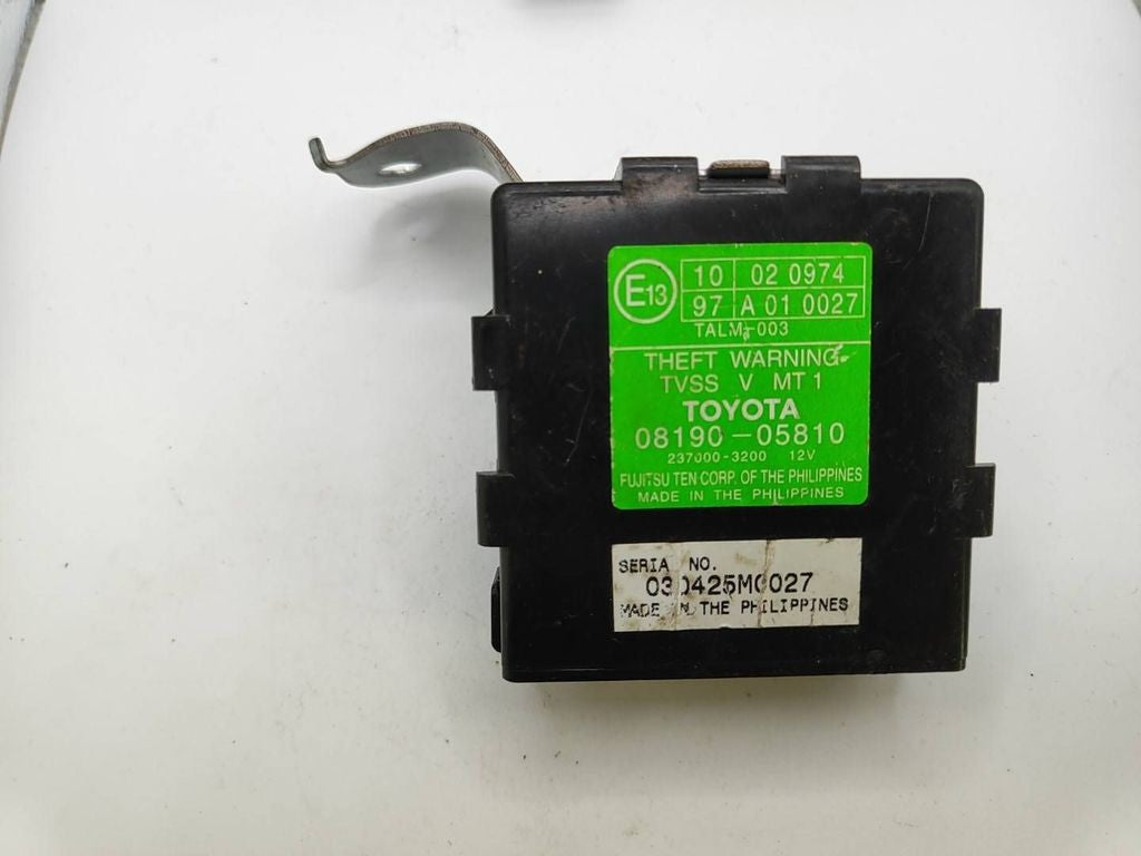 Toyota Avensis T250 2004 Alarm control unit module 0819005810 