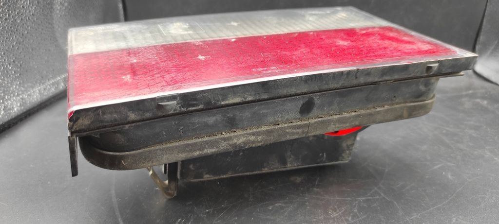 Citroen Xantia 1995 tailgate rear tail light lamp E291030 