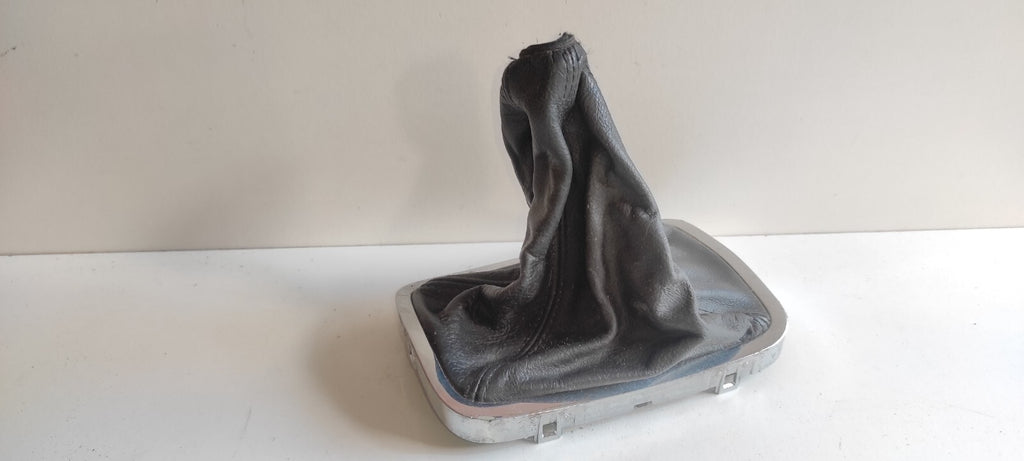 Peugeot 607 3.0i V6 2002 Manual Shift Knob Surround Leather Trim