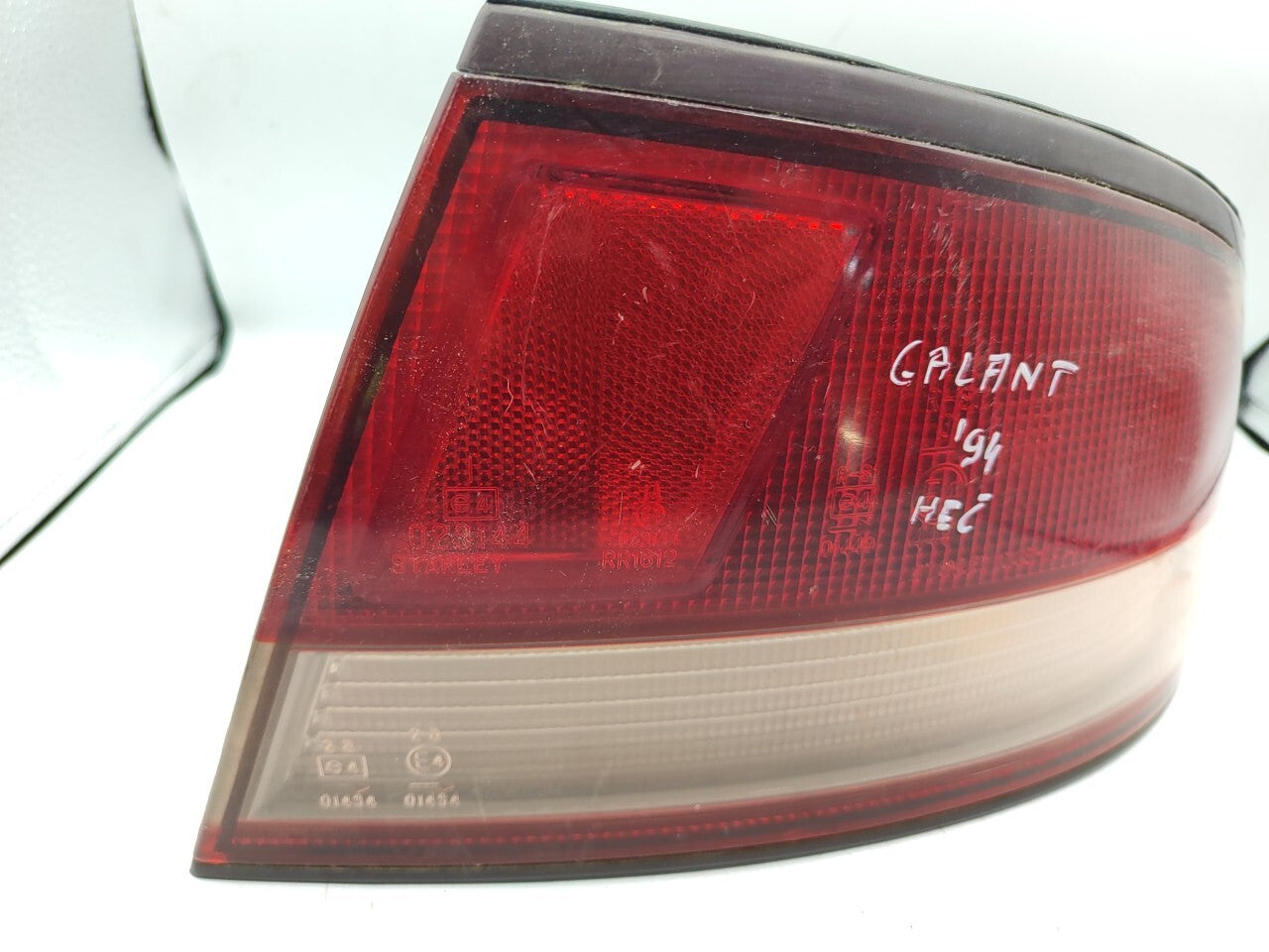 Mitsubishi Galant 1994 Hatchback LHD Rear Right Taillight Light 0431612