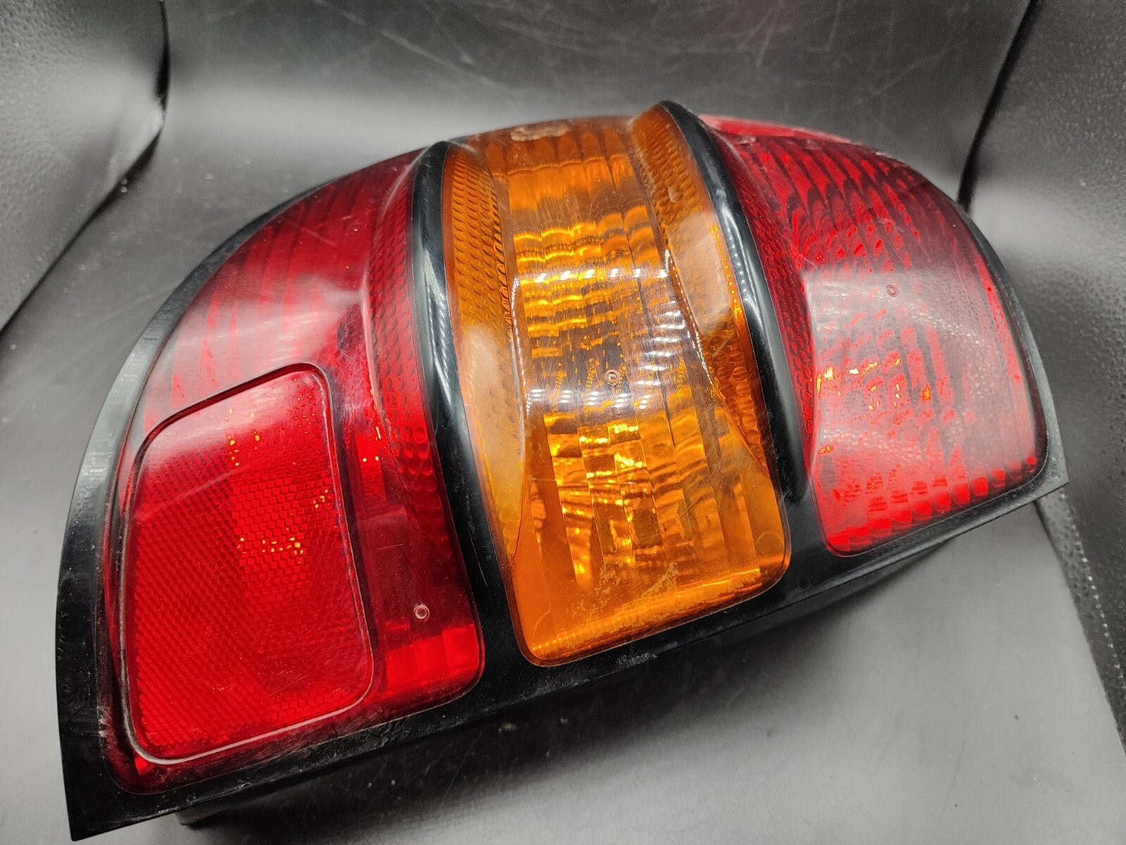 Pontiac Vibe 2004 LHD Rear Left Side Taillight Lamp Light
