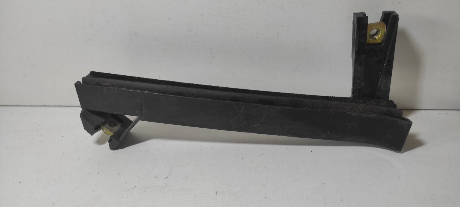 Alfa Romeo 147 1.9JTD 2002 Rear Left Door Window Guide 46557028