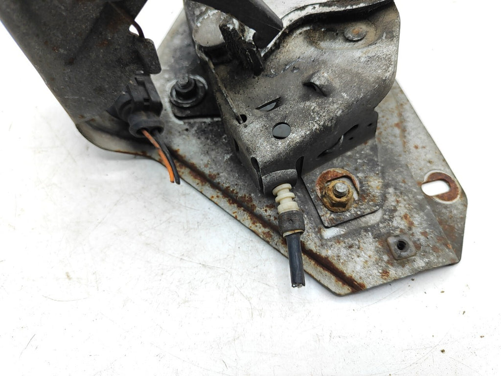 Alfa Romeo 166 2.4JTD 110kW 2001 Front Bonnet Hood Release Handle Lock