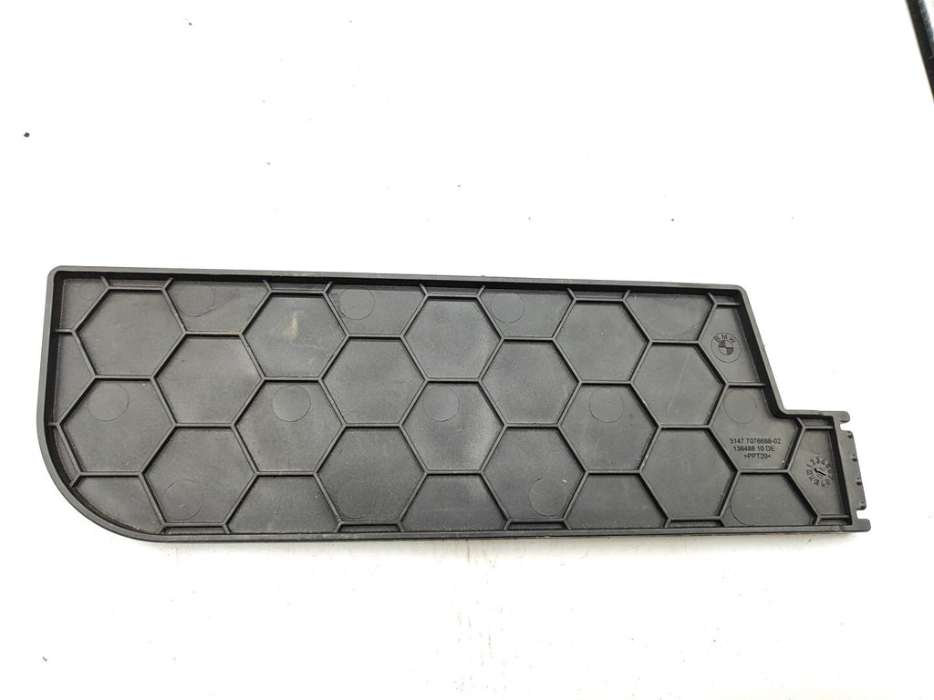 BMW E61 530D 170kW Estate 2005 Rear boot luggage trim plate 7076688 51477076688