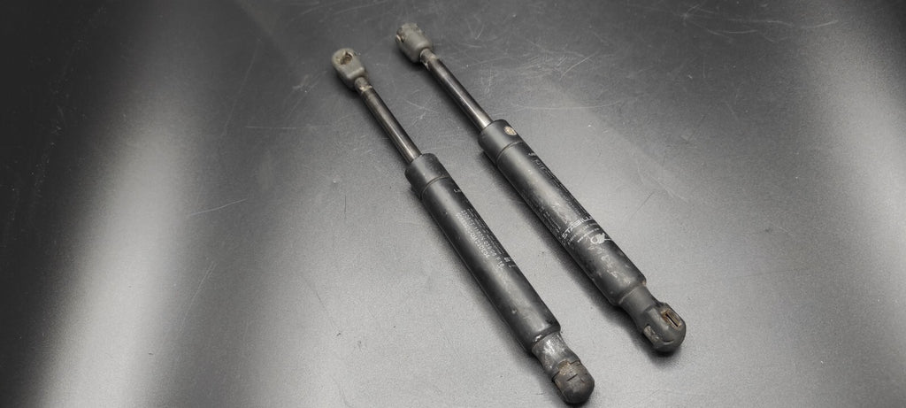 Alfa Romeo 159 SW 2.4JTDm 147kW 2007 Rear Tailgate Gas Shock Set 60683933