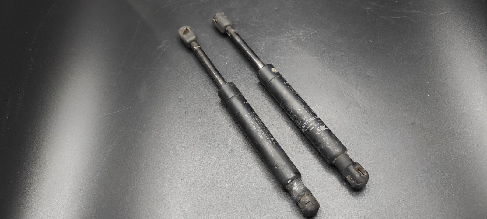 Alfa Romeo 159 SW 2.4JTDm 147kW 2007 Rear Tailgate Gas Shock Set 60683933