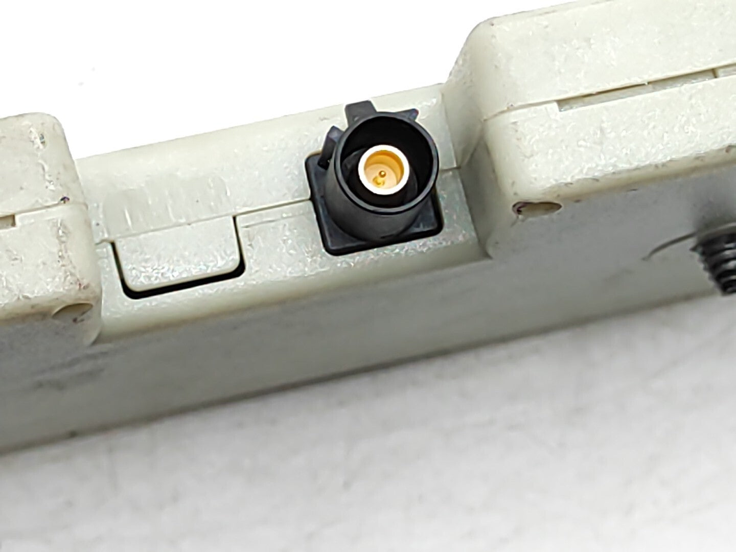 BMW 3 Series 330D 170kW E90 E91 Roof Antenna Amplifier AV692893406