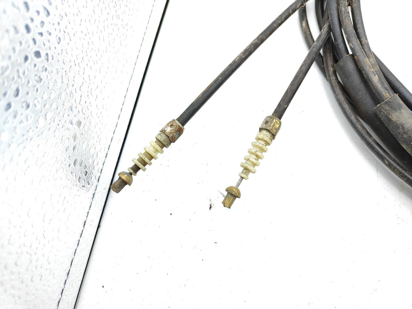 Alfa Romeo 156 2.4JTD SW 2001 Rear Boot Trunk / Fuel Cap cables