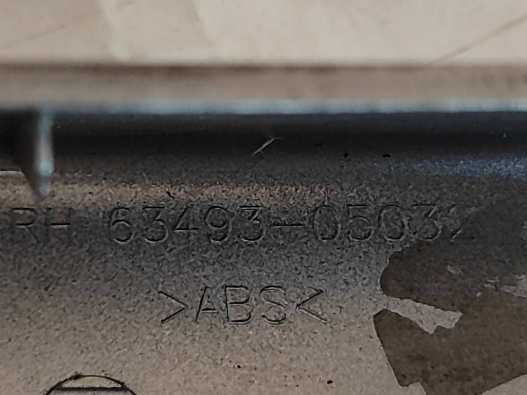 Toyota Avensis T250 2004 Diesel Right Roof bar rail cover 6349305032