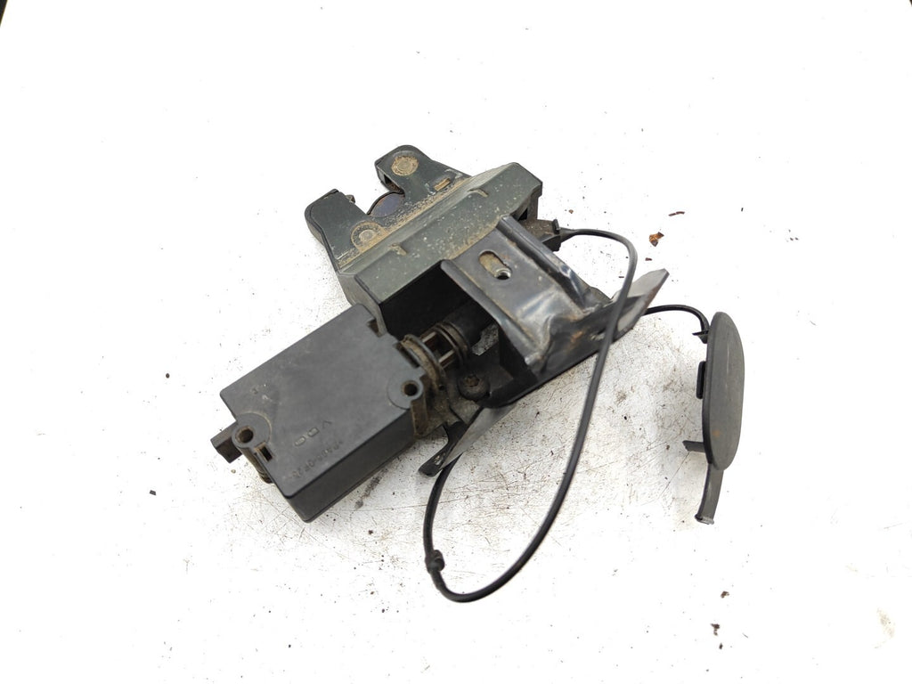 BMW 5 SERIES E39 530D 142kW 2000 Rear Tailgate Boot Lock 8232520