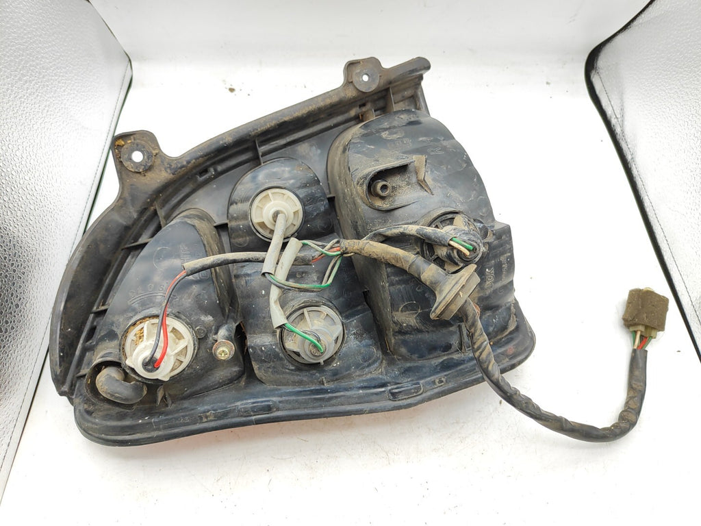 Kia Carnival 1999 LHD Rear Right Side Taillight Lamp Light 0K55251140