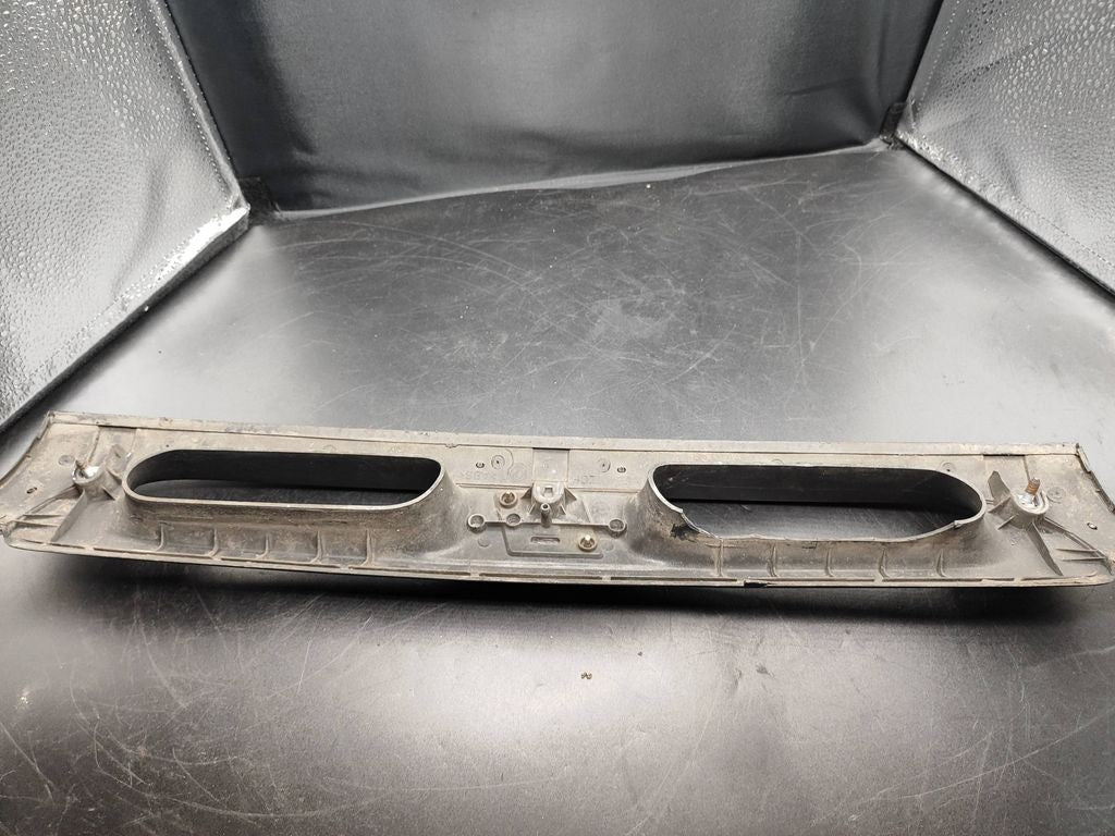 Fiat Marea 2000 Front bumper upper radiator grill / With small defect