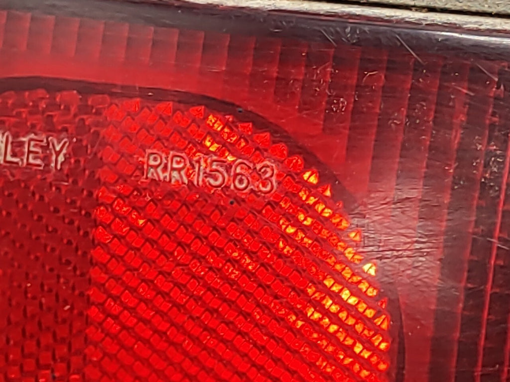 Mitsubishi Lancer V Sedan 1994 LHD Rear Right Taillight Light 0431563R