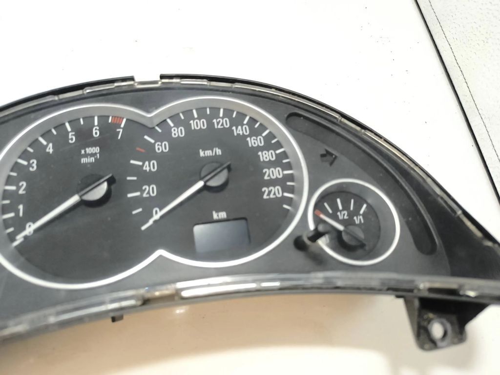 Opel Tigra B 1.4i 2005 LHD Petrol speedometer instrument cluster 13173364WW 