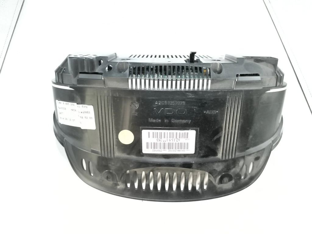 9177253 BMW 5 E60 E61 550i 2009 Petrol speedometer instrument cluster 