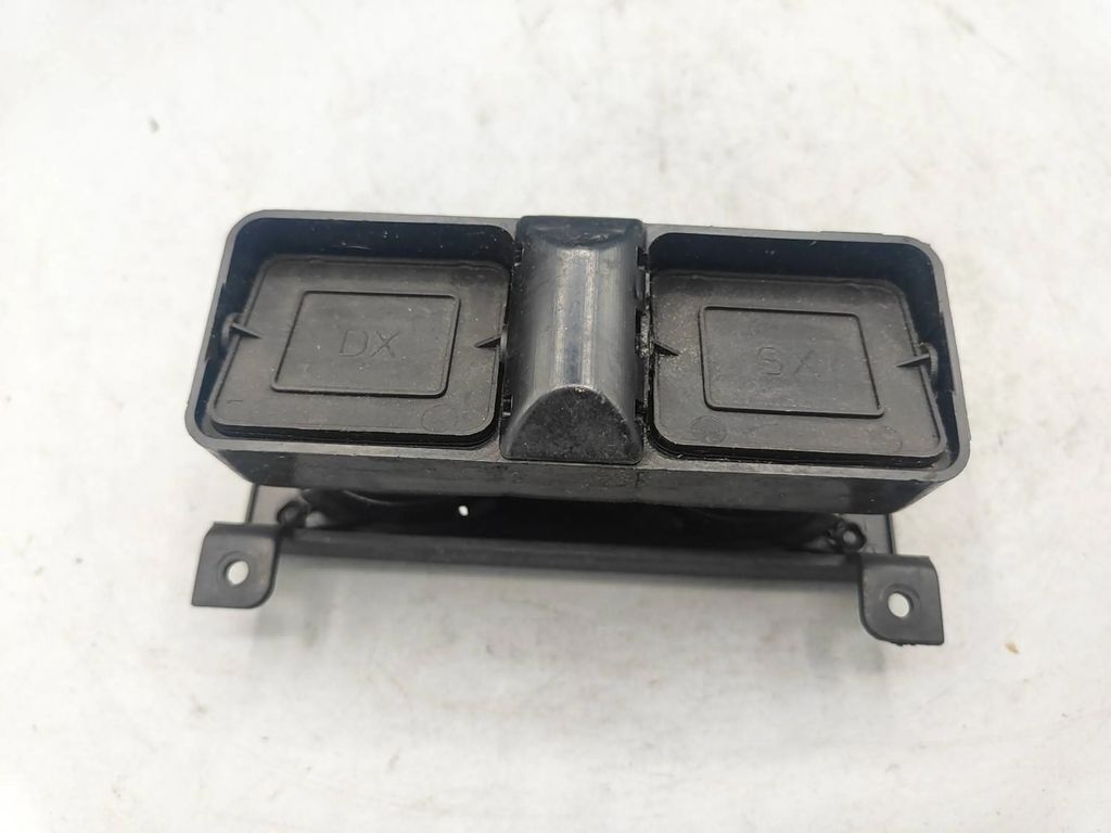 Alfa Romeo 159 2.4JTDm Saloon Diesel 2007 Rear air vent grill 969L9376599 