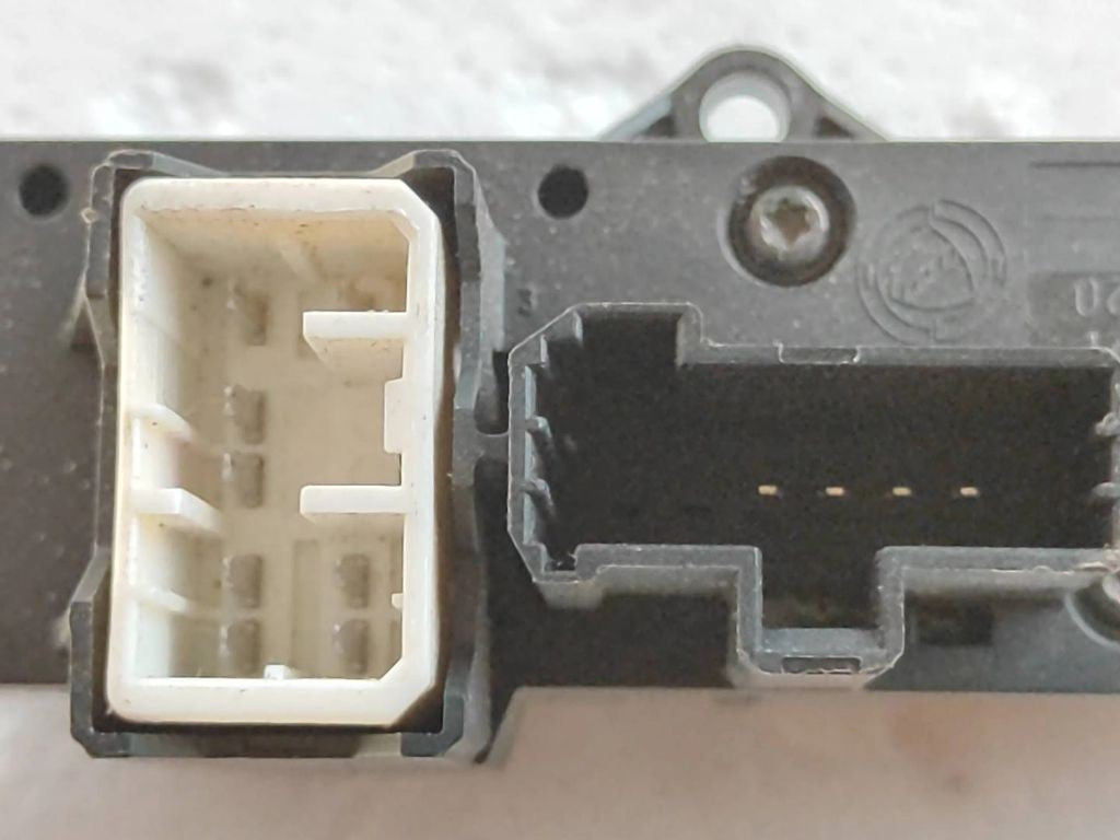 Alfa Romeo 159 2007 Hazard light switch 156067820 