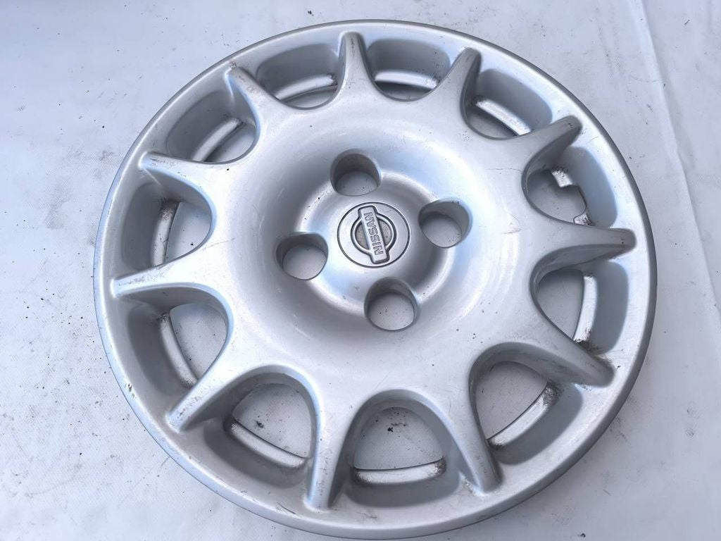 Nissan Primera R15 wheel hub cap trim 403159F500 2441S010