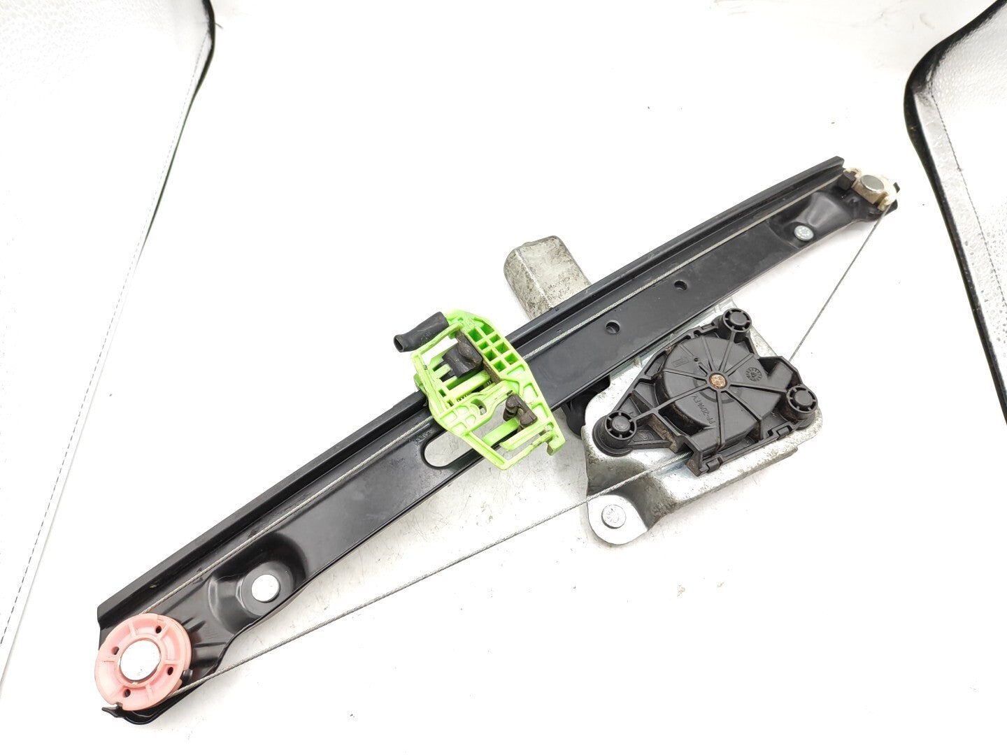 BMW E90 E91 330D 170kW 2006 Diesel Rear Left Window Regulator 1060078