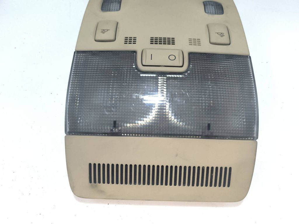 Audi A4 S4 B6 8E 8H 2002 front seat dome reading light 8E0947565 