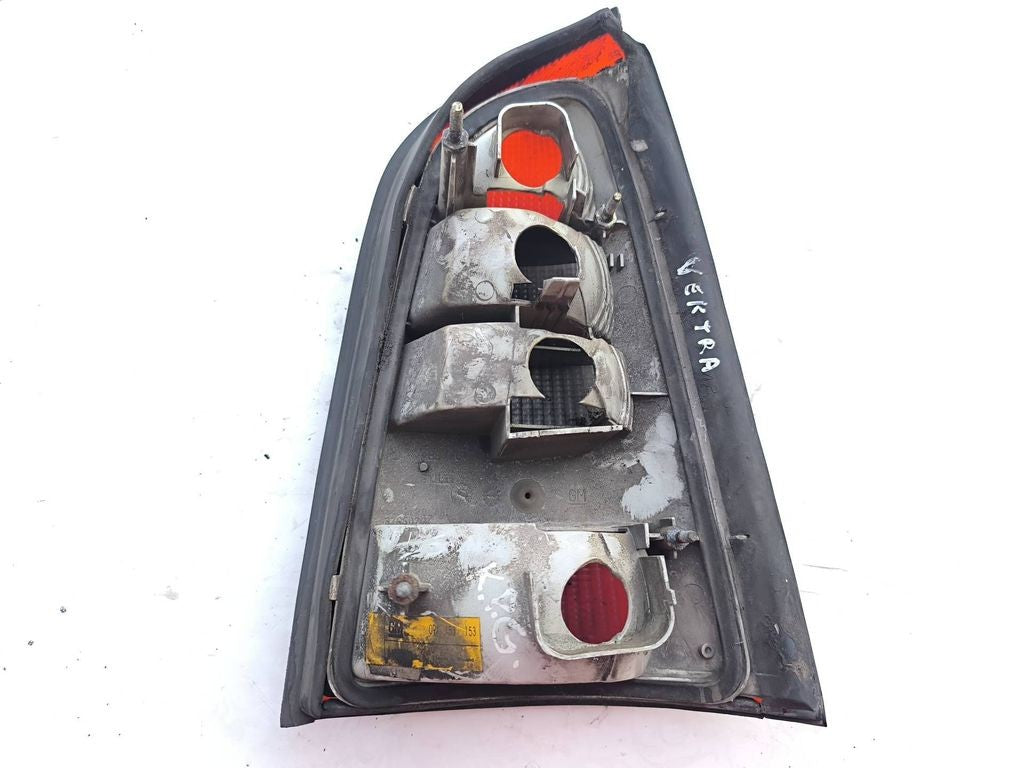 Opel Vectra B Estate 2001 rear left tail light lamp 09153153 