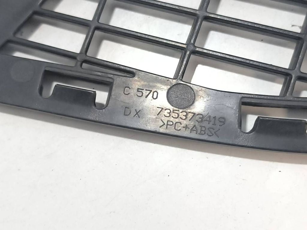 Fiat Croma 2.4JTD 147kW 2007 Diesel Front right bumper lower grill 735373419 