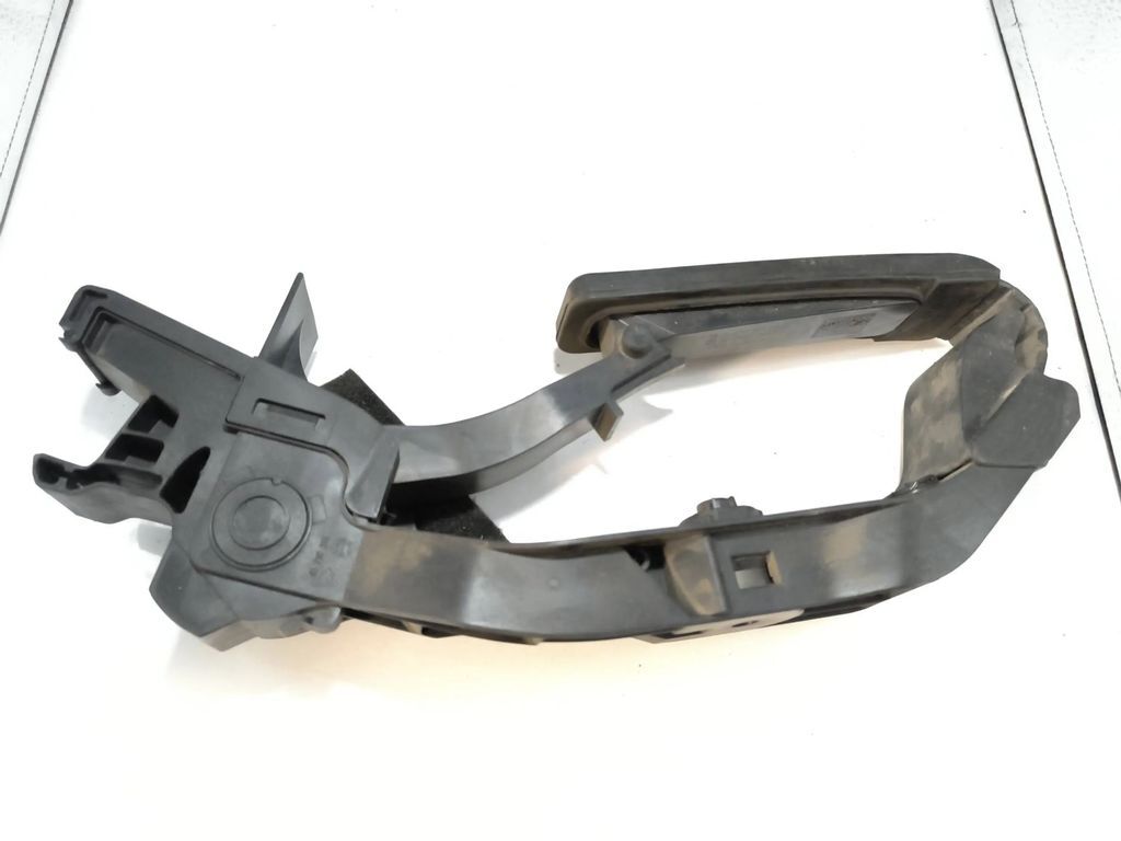 Mercedes-Benz E320 W211 2004 Diesel accelerator throttle pedal A2113000604 